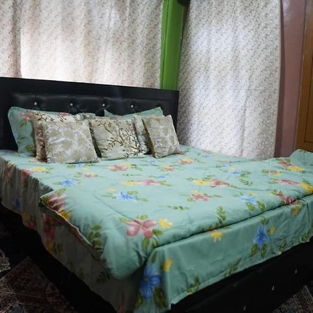 Wani Guest House กุลมาร์ค ภายนอก รูปภาพ